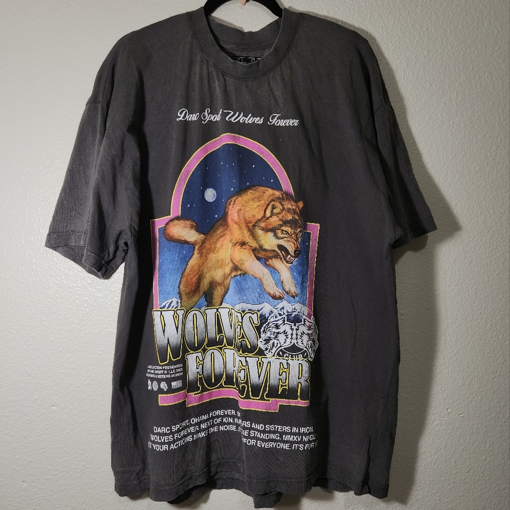 DARC SPORT. Oversized T-shirt Grey Wolves Graphic Tee. Men's Large.